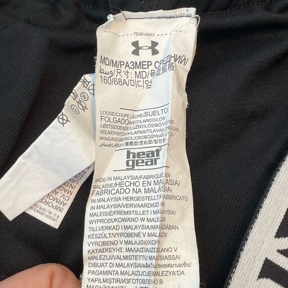 Under Armour Heat Gear UA Play Up 5" Running Shorts Black White Nylon Athletic M - Picture 3 of 4